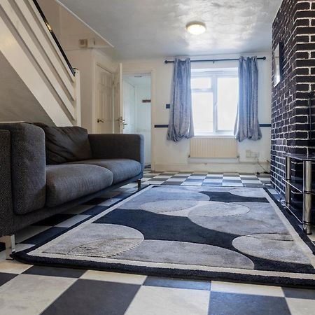 Cosy Home By Excel Centre & City Airport Londra Esterno foto