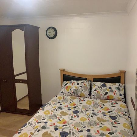 Cosy Home By Excel Centre & City Airport Londra Esterno foto